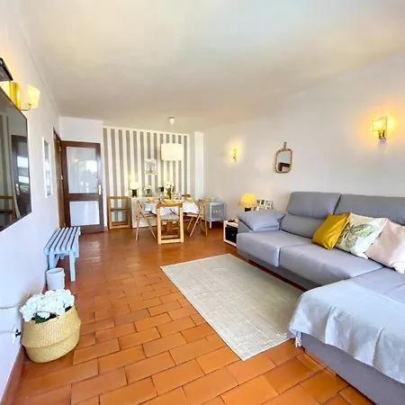 Charming With Pool By Homing