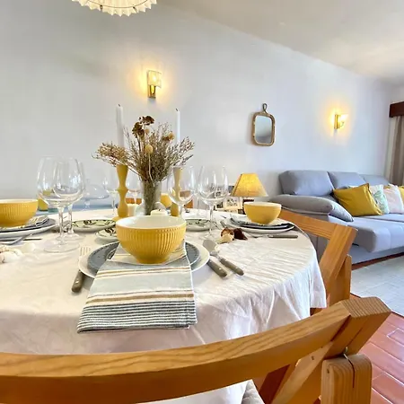 Apartmán Charming With Pool By Homing *